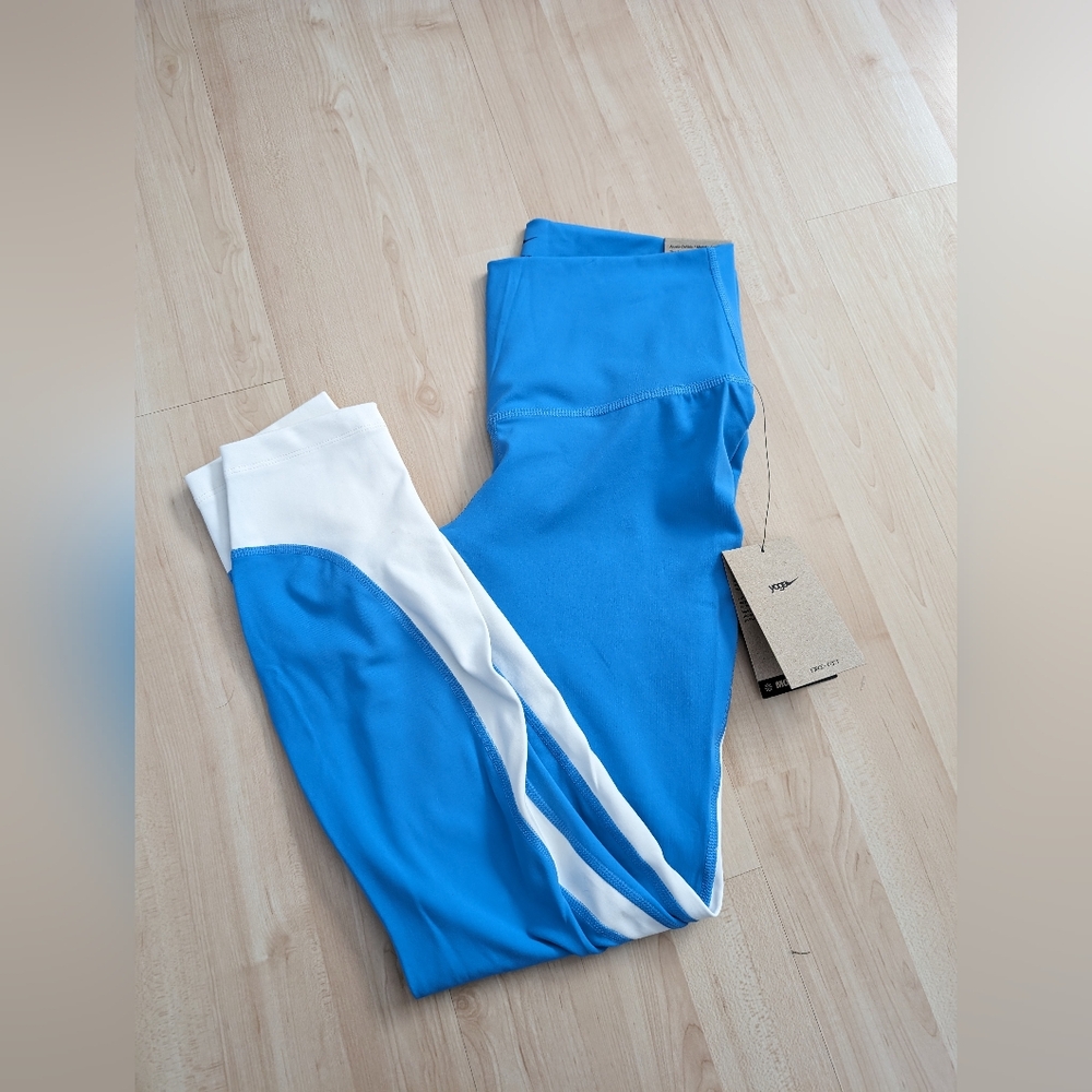 Nike yoga pants - Picture 1 of 4